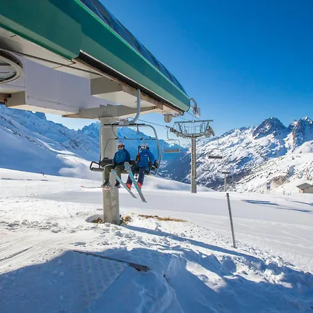 Apartment Grand Roc - Campanules 412 - Happy Chamonix